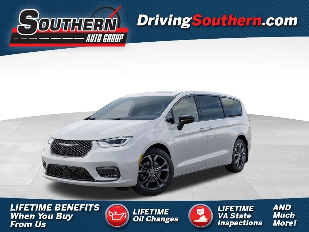 2026 Chrysler Pacifica Select's photo