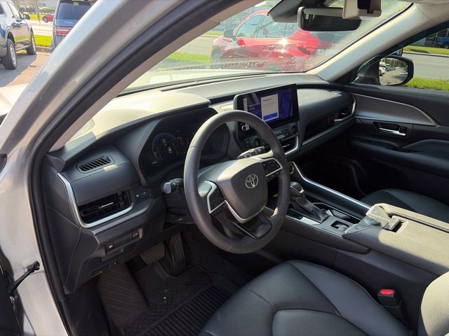 Used 2024 Silver Toyota XLE image 27