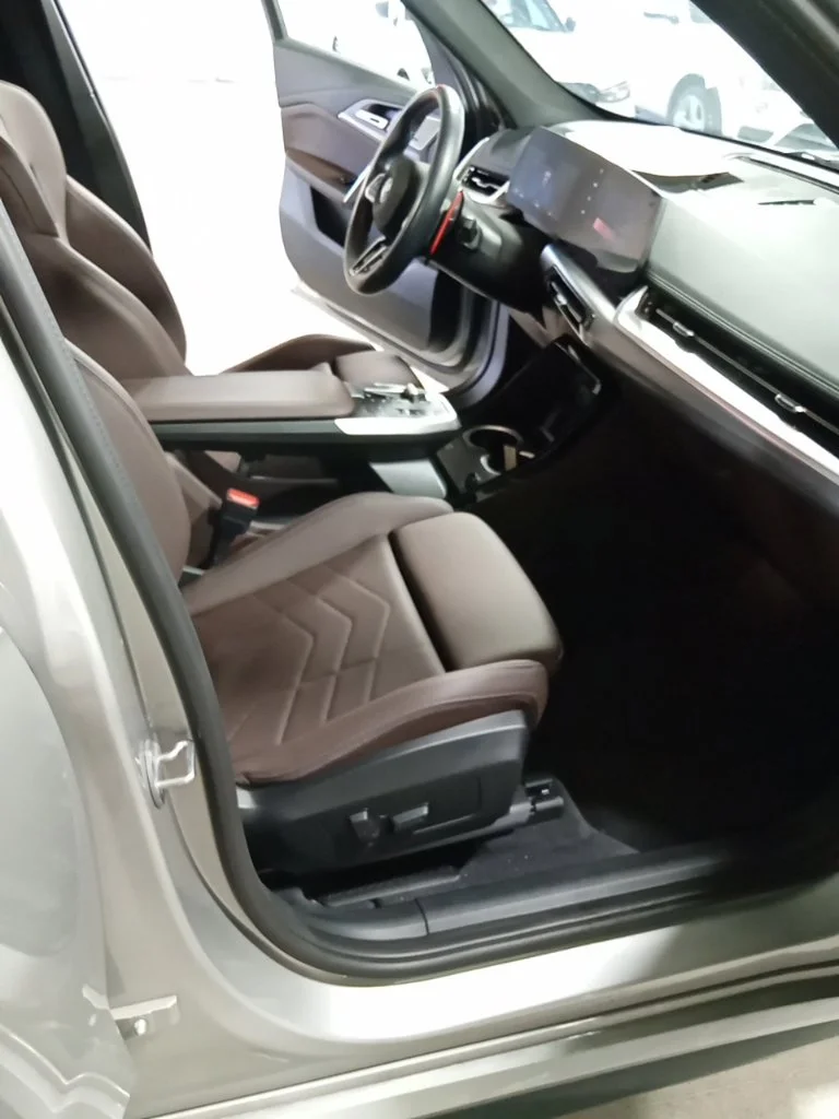 Used 2024 Space Silver Metallic BMW M35i image 13