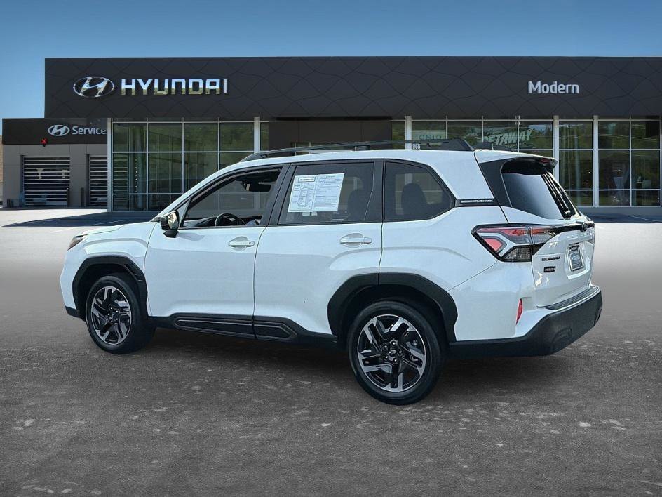 Used 2025 Crystal White Pearl Subaru Limited image 5