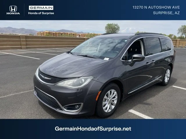 Used 2017 Granite Crystal Metallic Clearcoat Chrysler Touring L image 1