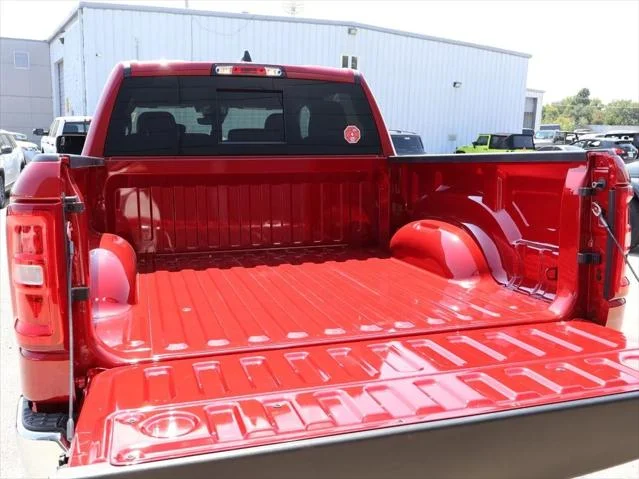 New 2026 Molten Red Pearl-Coat Exterior Paint RAM BIG HORN image 14