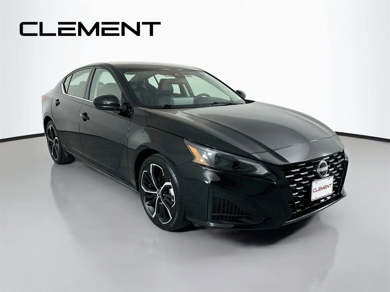 Used 2026 Black Nissan 2.5 SR image 5