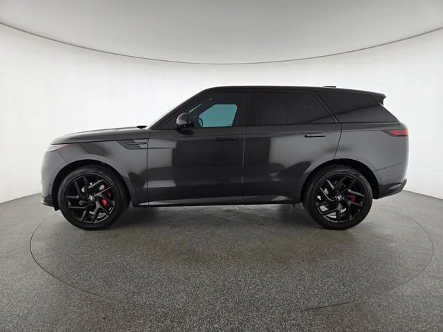 Used 2023 Gray Land Rover SE Dynamic image 29