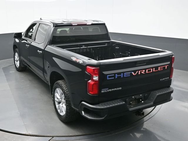 Used 2021 Black Chevrolet Custom image 10