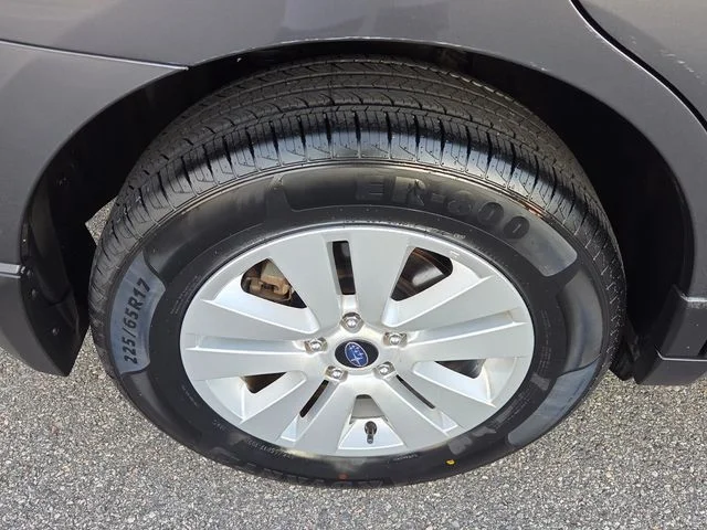 Used 2019 Gray Subaru 2.5i Premium image 15