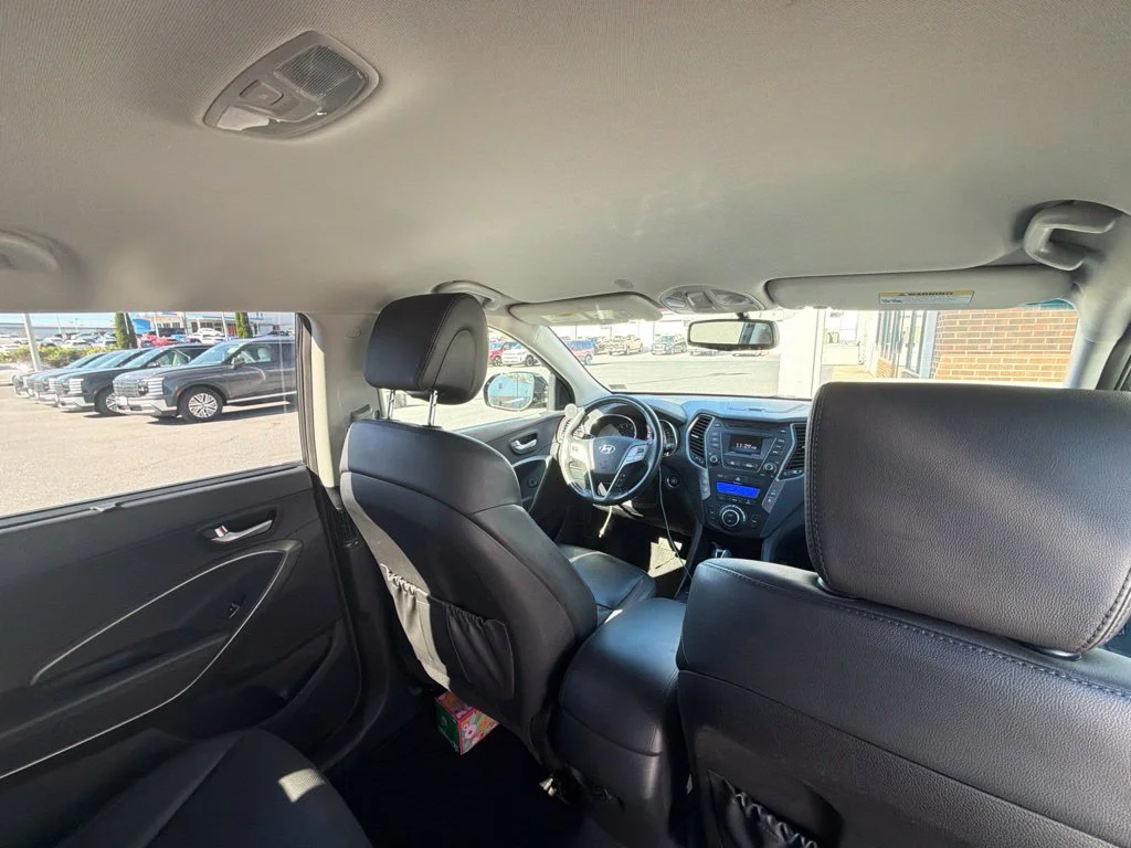 Used 2016 Black Hyundai SE image 25