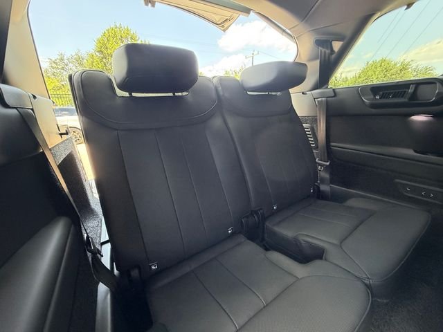 New 2026 Carpathian Grey Land Rover SE image 17