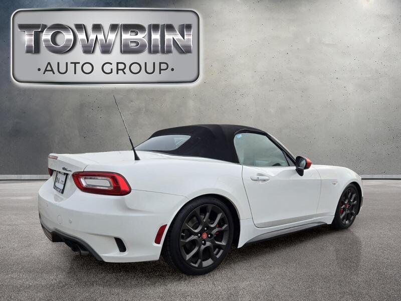 Used 2019 Pearl FIAT ABARTH CONVERTIBLE image 4