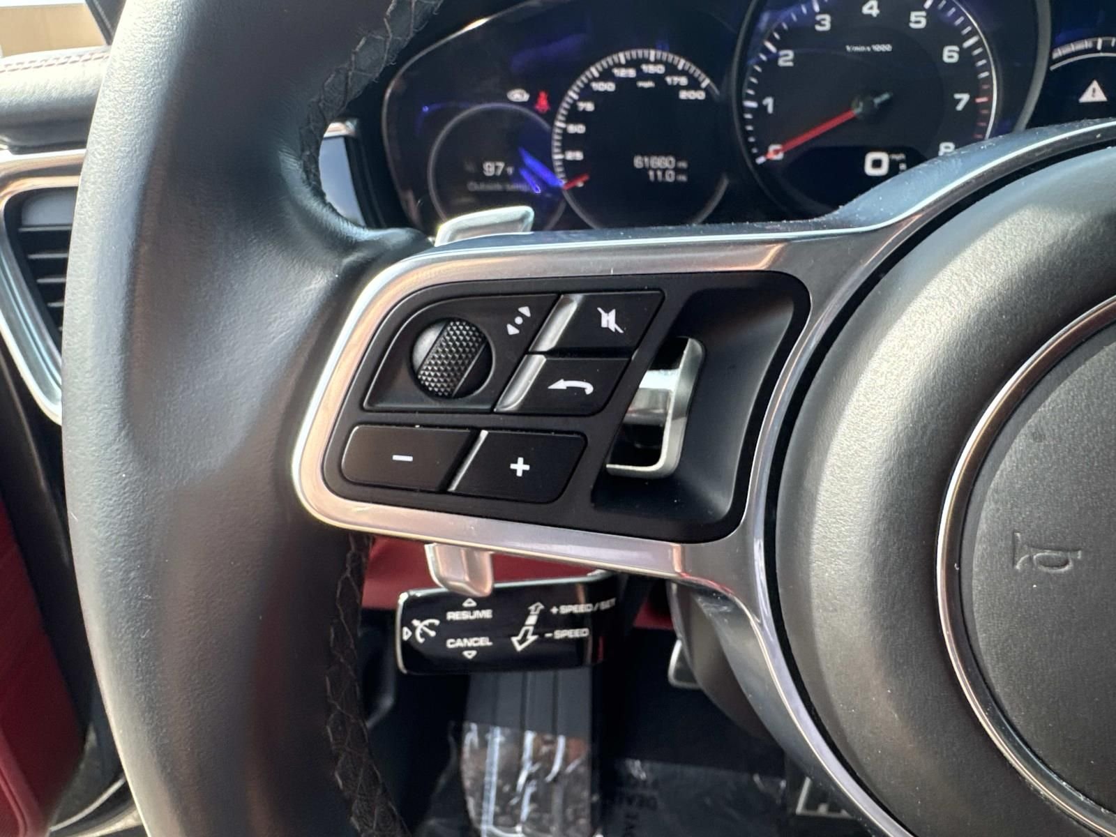 Used 2018  Porsche 4S image 23