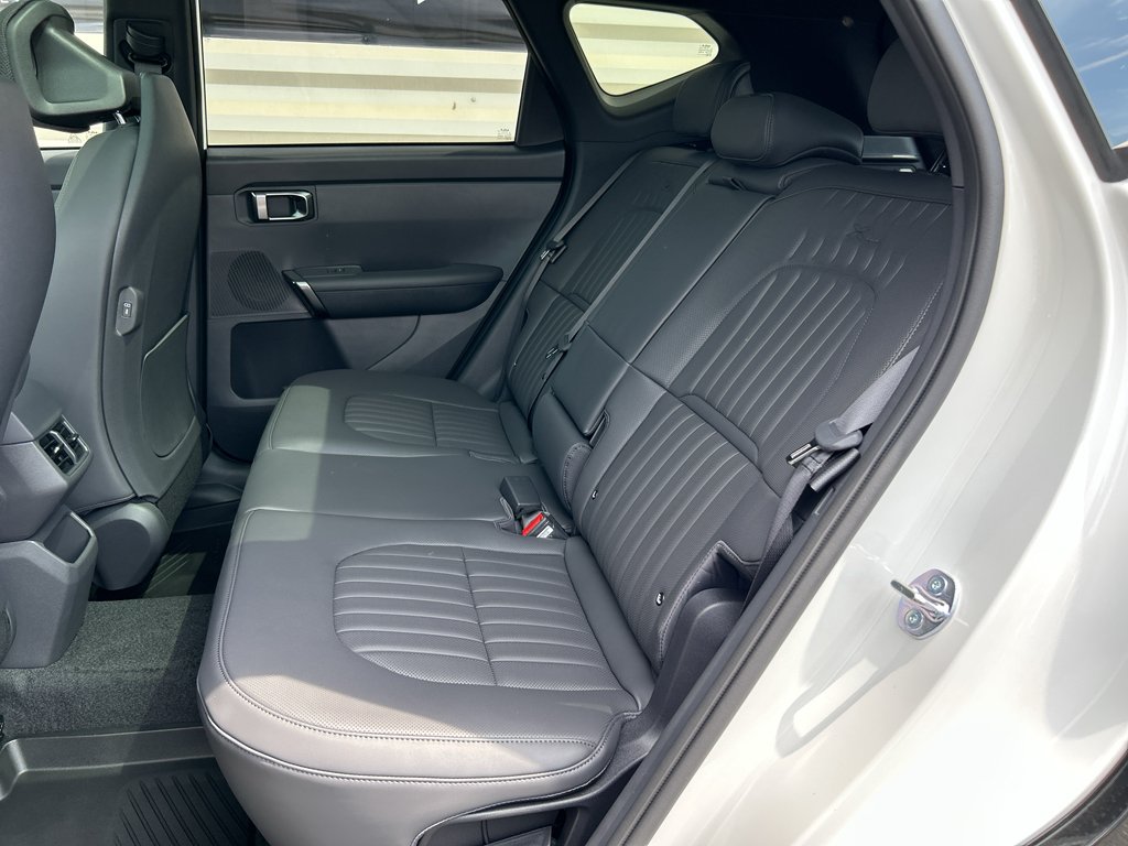 New 2027 Snow White Pearl Kia X-Line S image 12