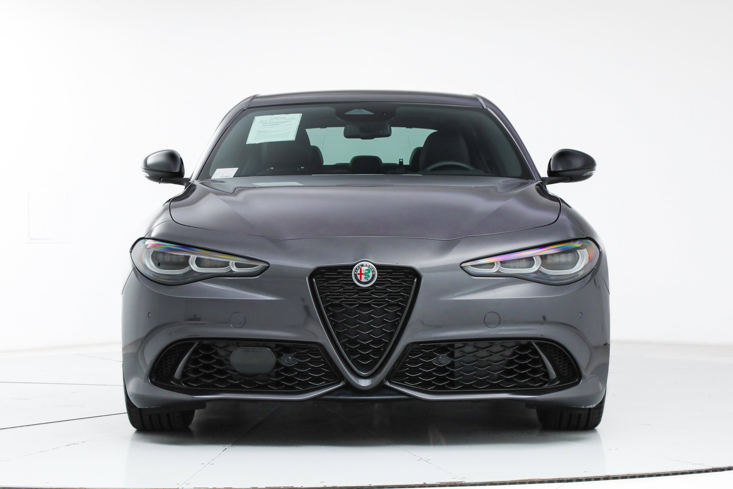 Used 2025 Gray Alfa Romeo  image 8