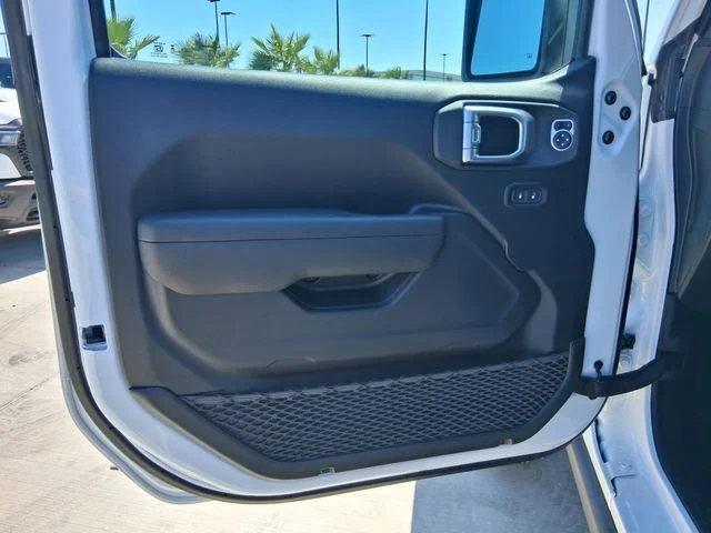 New 2026 Bright White Clear-Coat Exterior Paint Jeep Willys image 18