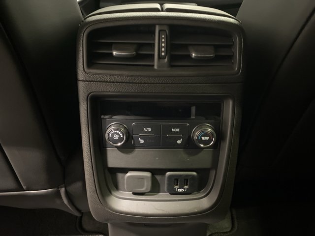 Used 2018 Summit White Buick Essence image 20