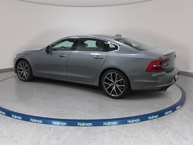Used 2018 Gray Volvo T5 Momentum image 8