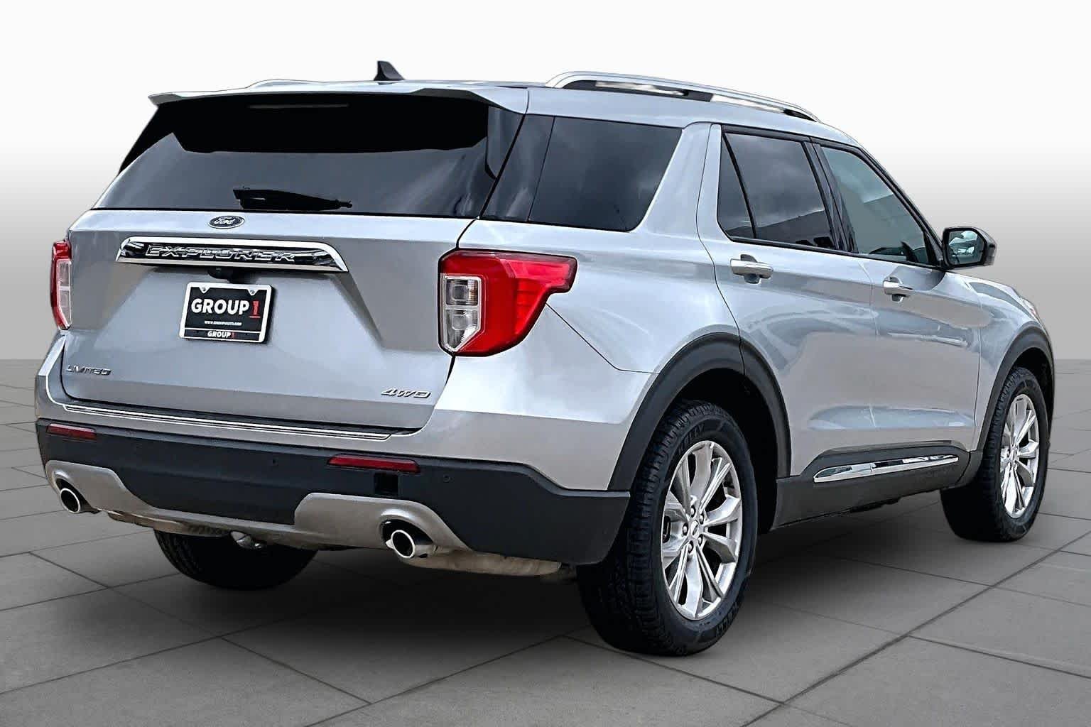 Used 2023 Iconic Silver Ford Limited image 13