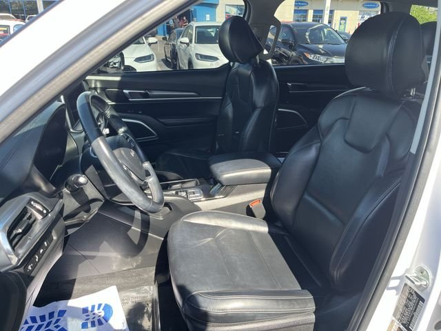 Used 2022 White Kia S image 15