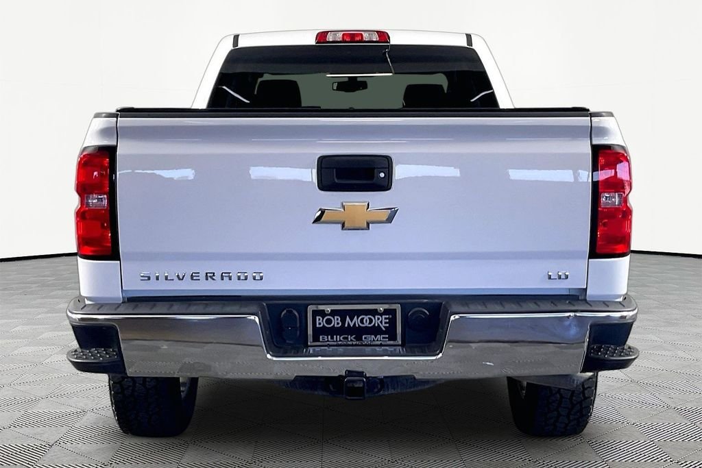 Used 2019 White Chevrolet LT image 5