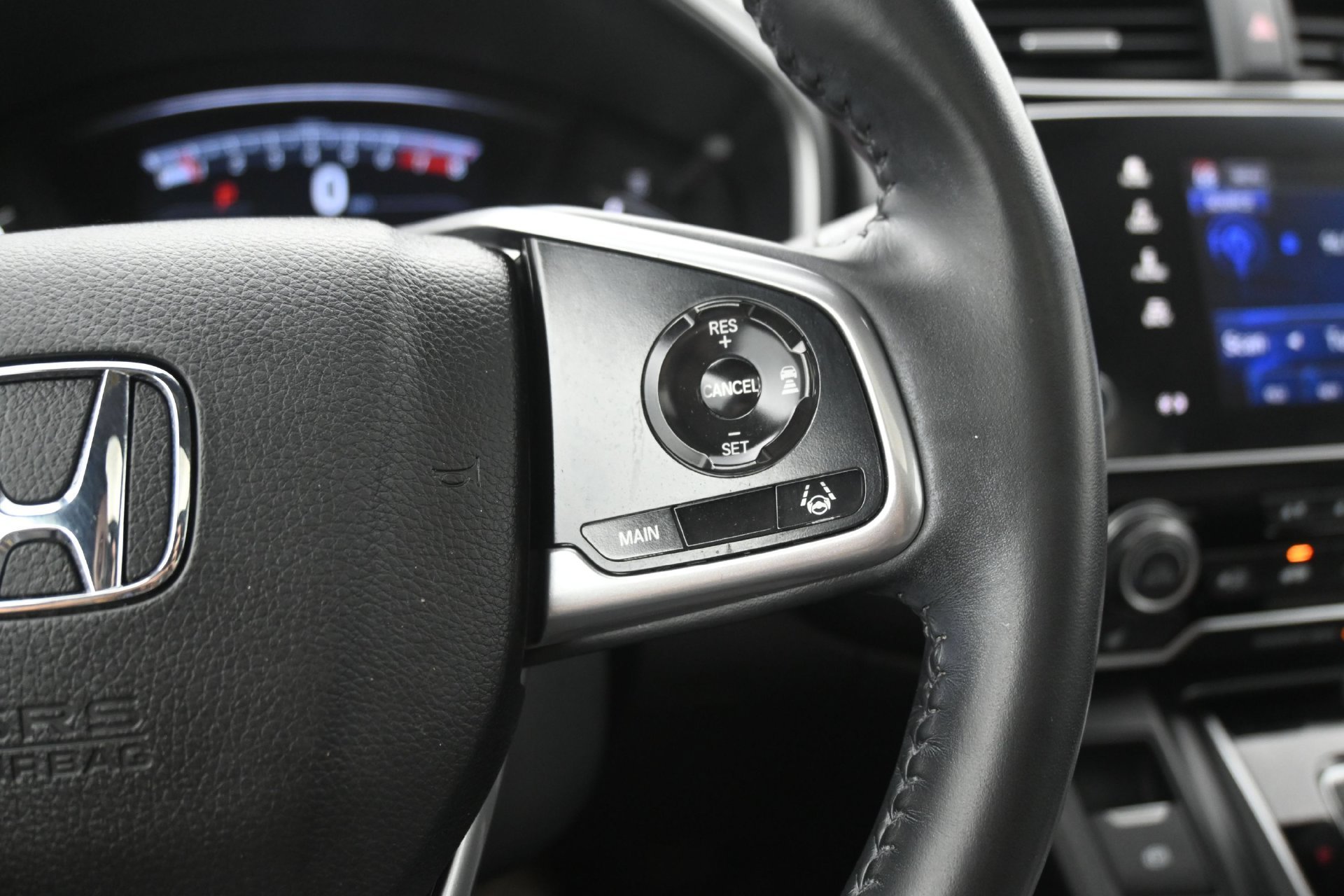 Used 2019 Silver Honda EX-L image 25