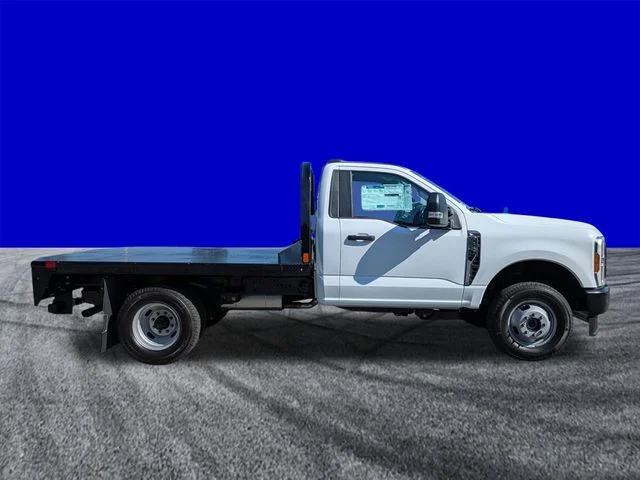 New 2026 Oxford White Ford F-350® XL image 3