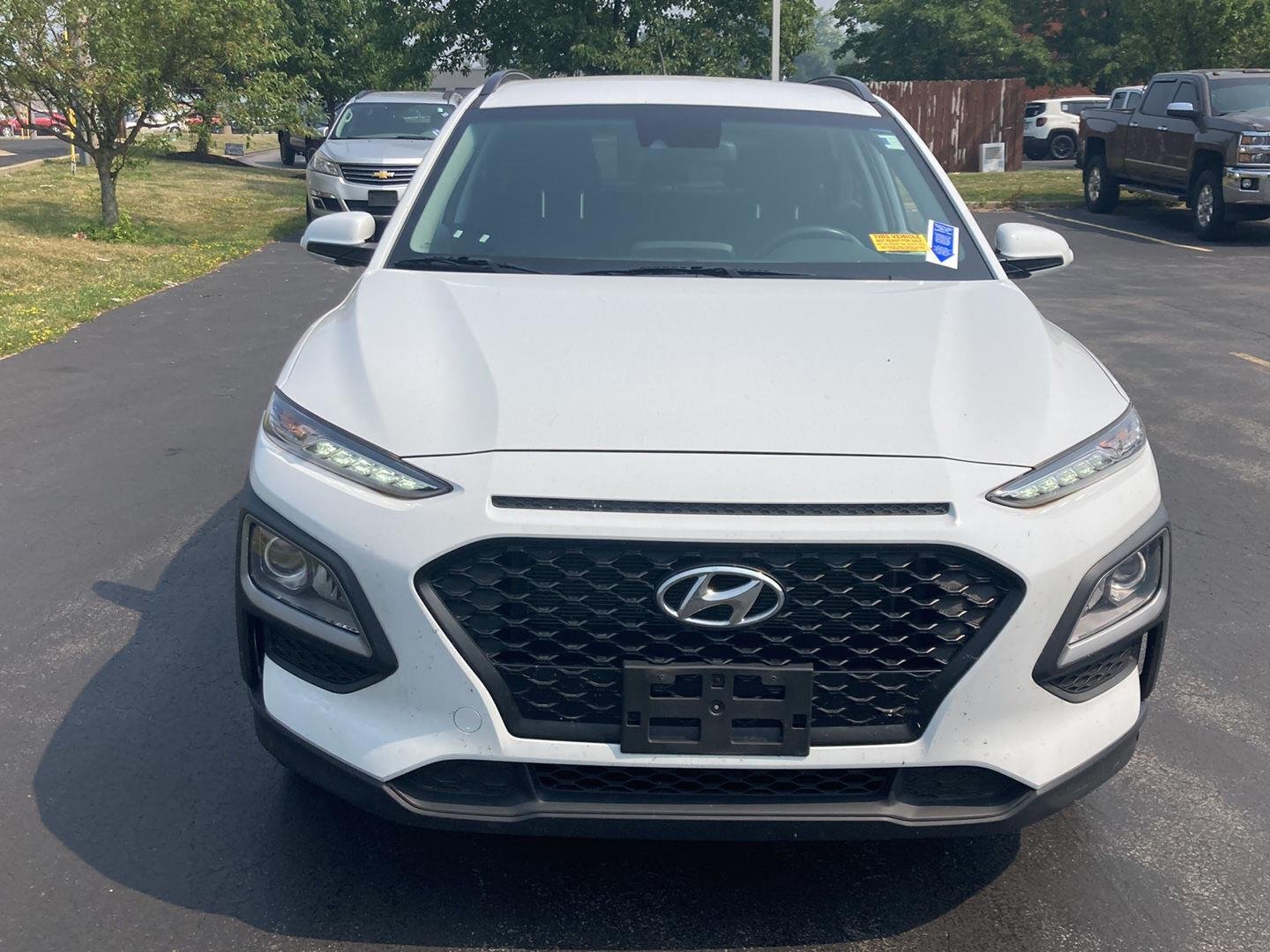 Used 2020 Chalk White Hyundai SEL image 2