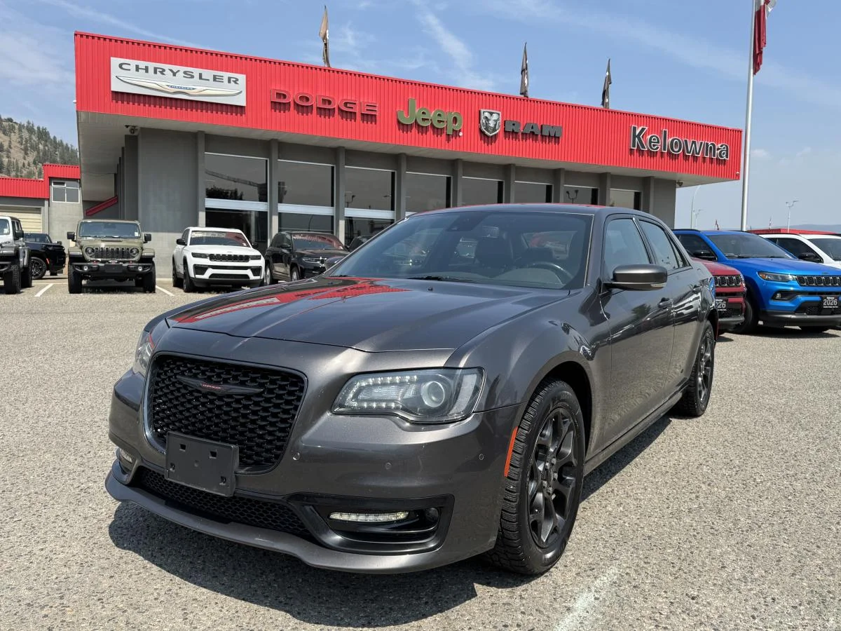 Used 2021 Black Chrysler S V6 Awd image 1