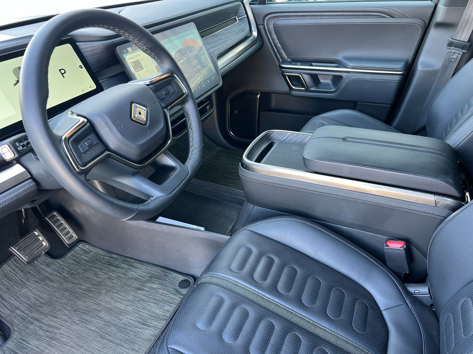 Used 2023  Rivian Adventure image 9