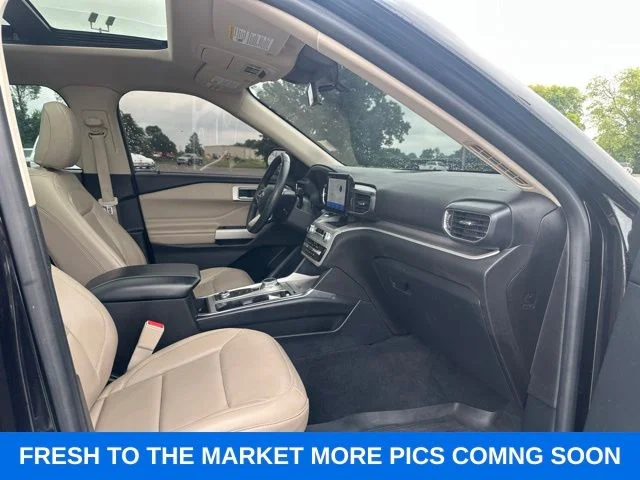 Used 2022 Agate Black Metallic Ford XLT image 7