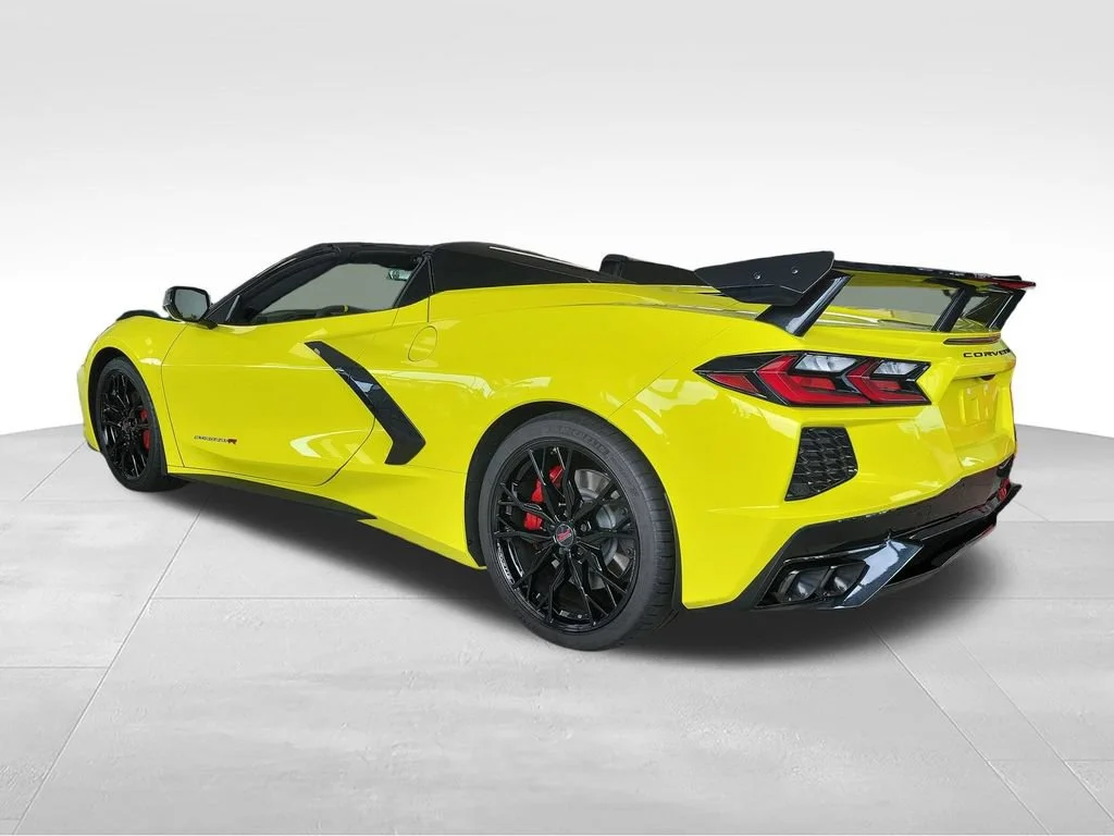 Used 2023 ACCELERATE YELLOW METALLIC Chevrolet 3LT image 7