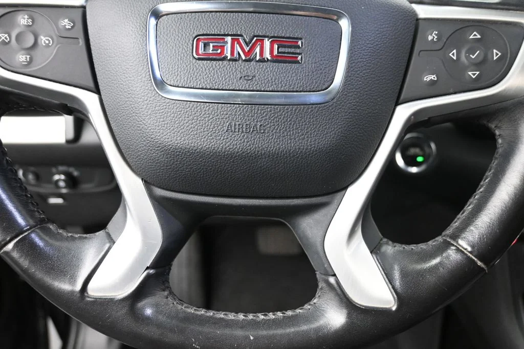 Used 2020 Black GMC SLE image 17