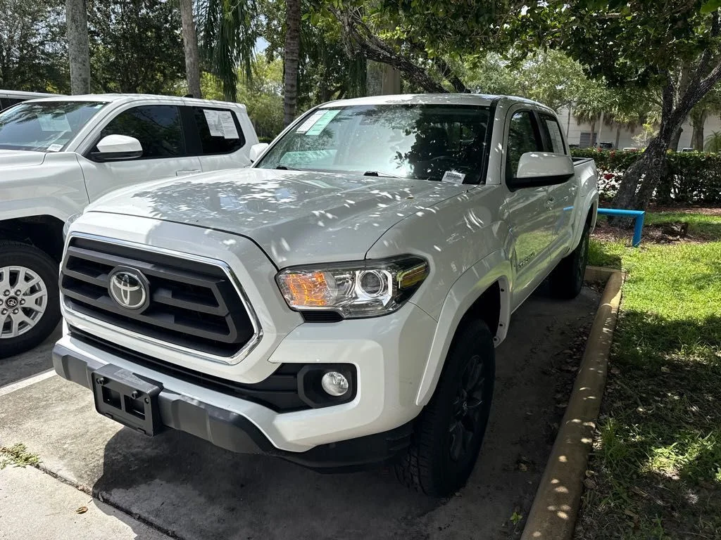 Used 2023 White Toyota SR5 image 29