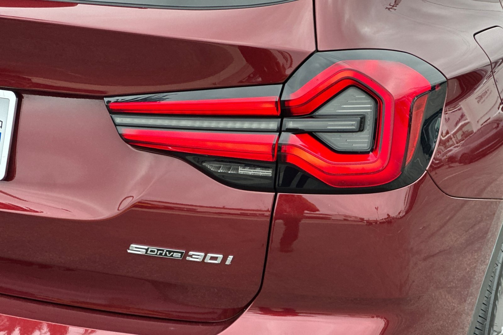 Used 2023 Aventurin Red Metallic BMW sDrive30i image 27