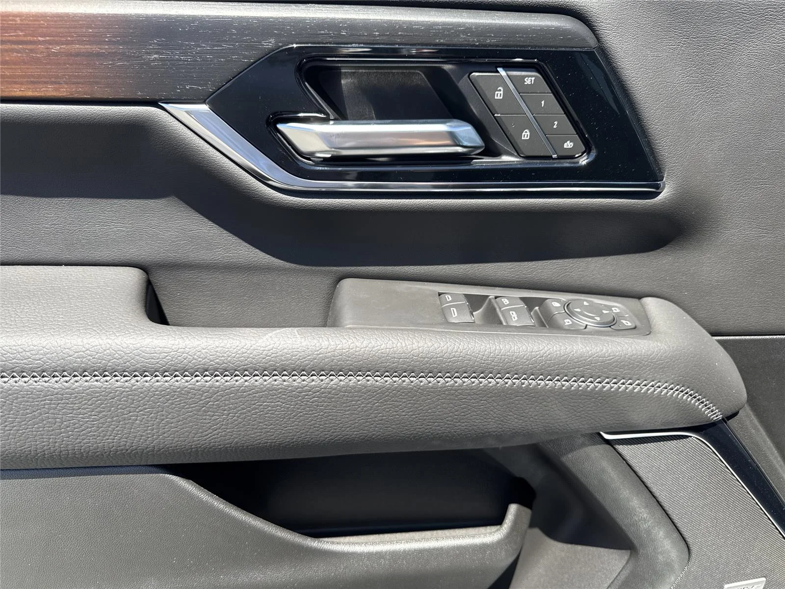2026 GMC Yukon XL Denali - Photo 33