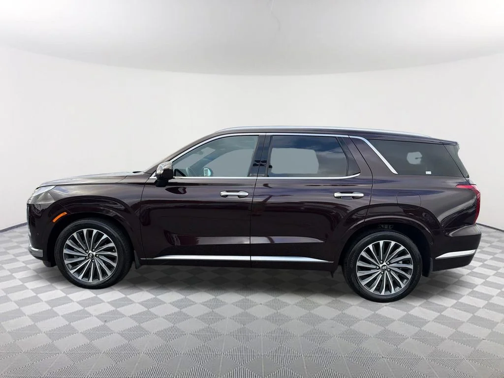 Used 2025 Red Hyundai Calligraphy image 8