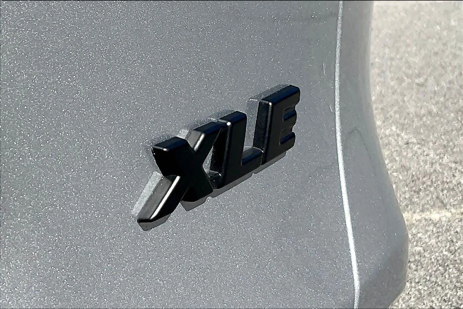 Used 2025 Silver Sky Metallic Toyota XLE image 10