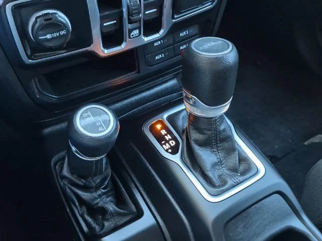 Used 2020 Black Jeep Sport image 38
