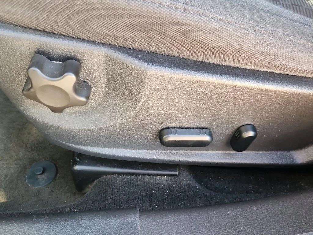 Used 2012 Steel Blue Metallic Ford SE image 8