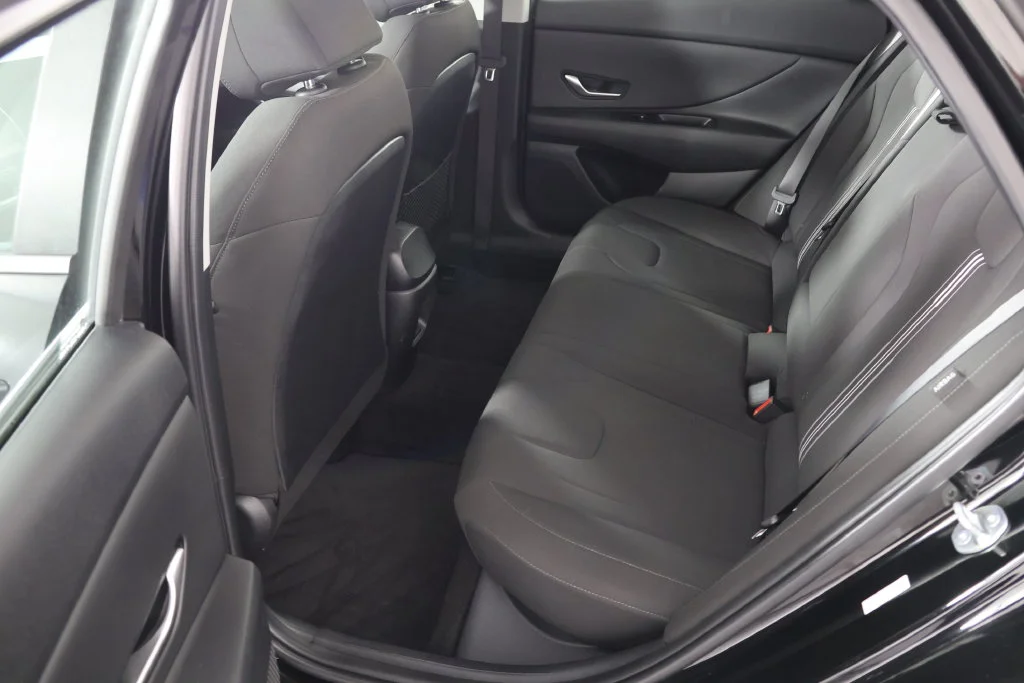 Used 2025 Abyss Black Hyundai SEL Convenience image 21