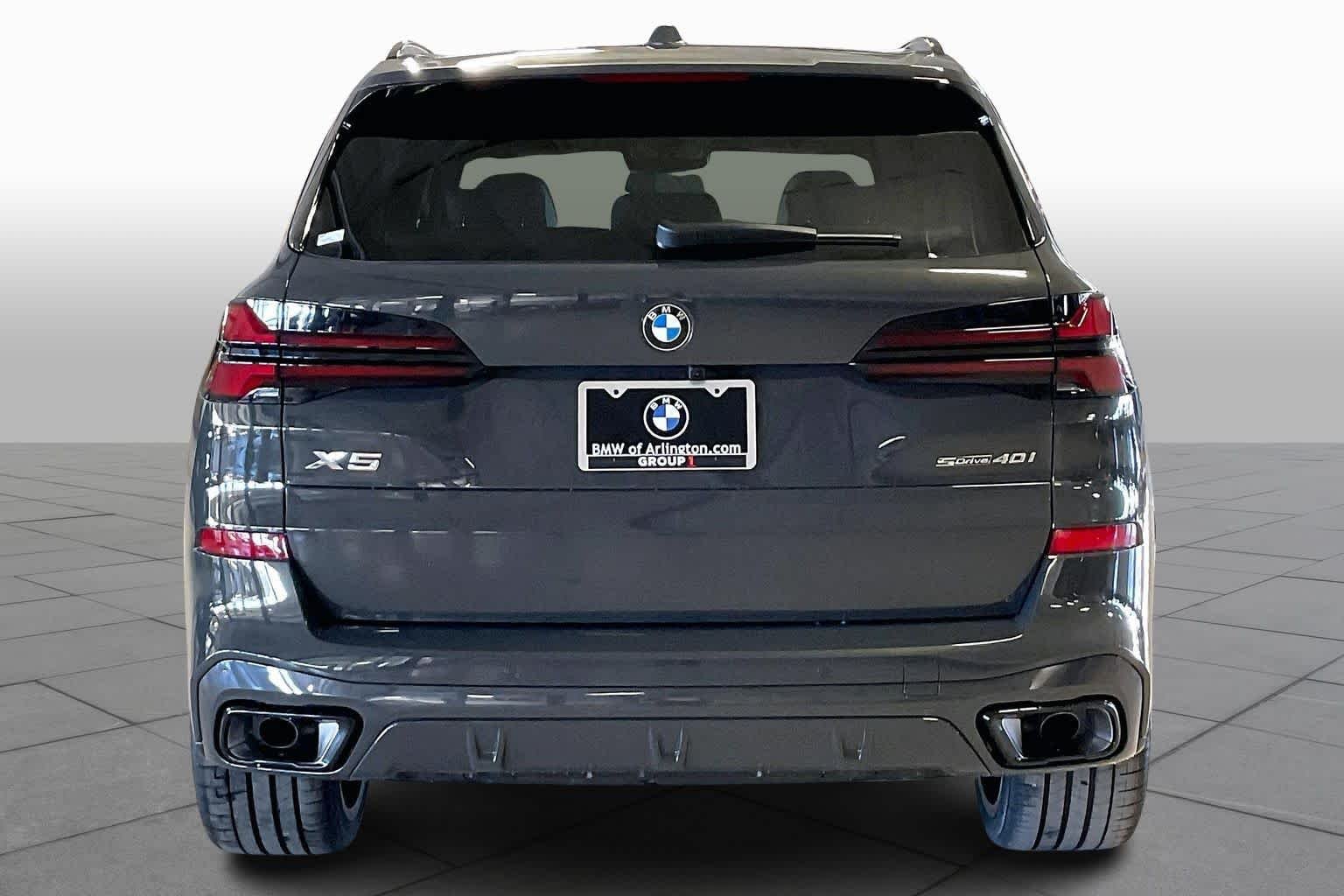 New 2026 Dravit Grey Metallic BMW sDrive40i image 4