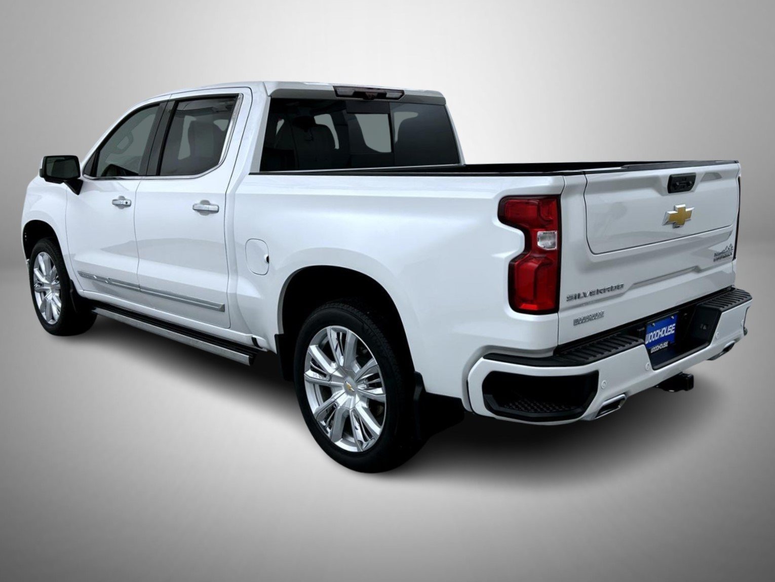 Used 2025 Beige Chevrolet High Country image 7