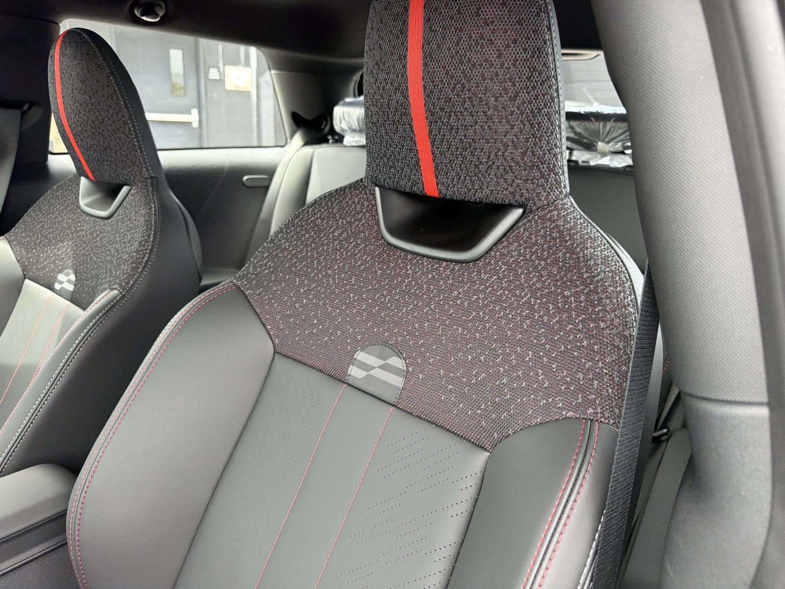 New 2026 0C4R Midnight Black II Metallic MINI Signature Plus image 12