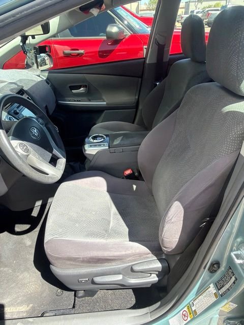 2013 Toyota Prius v Three - Photo 11