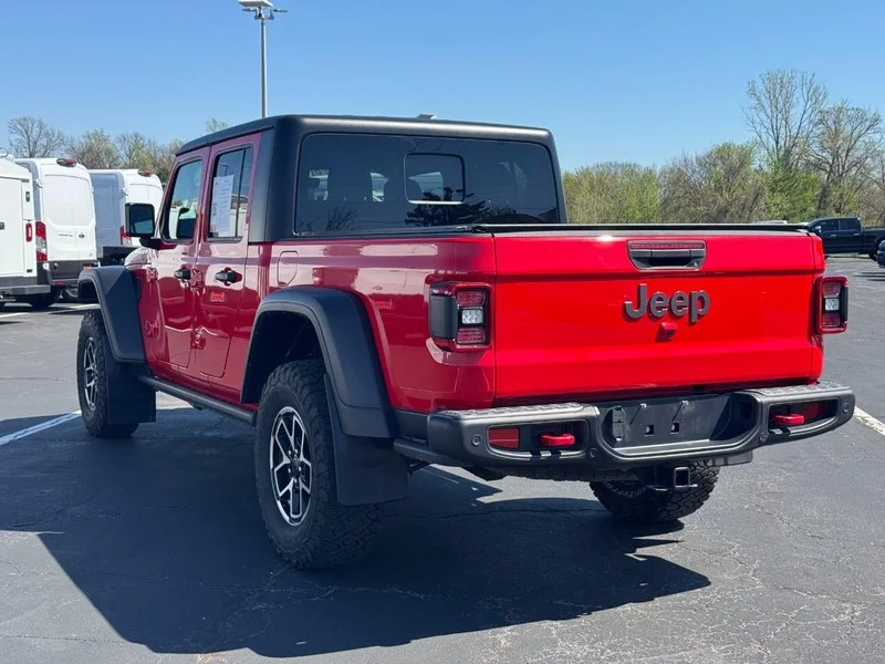 Used 2024 Firecracker Red Clearcoat Jeep Rubicon image 6