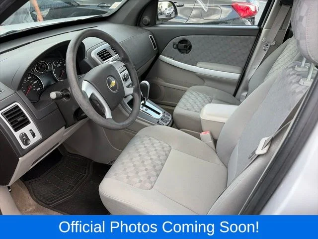 Used 2009 Silver Chevrolet LS image 3