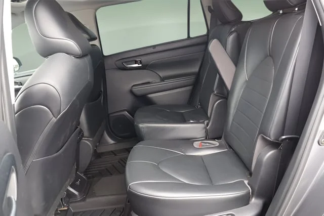 Used 2021 Magnetic Gray Metallic Toyota XLE image 39