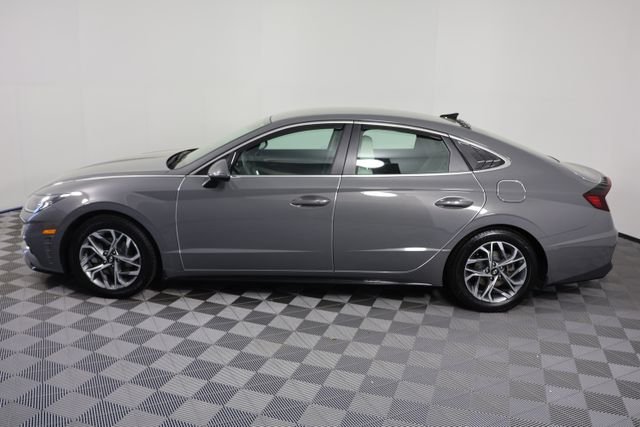 Used 2023 Gray Hyundai SEL image 5