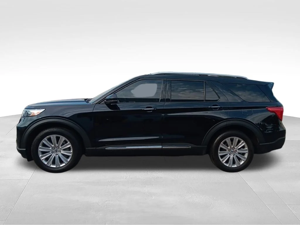 Used 2022 Black Metallic Ford Limited image 3