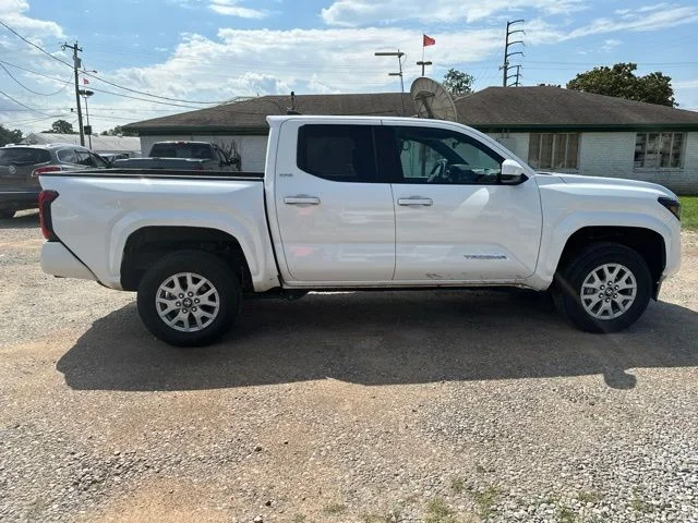 Used 2025 White Toyota SR5 image 16