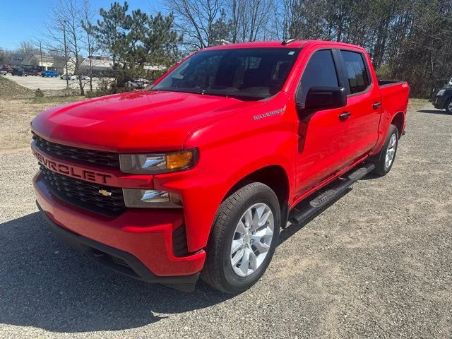Used 2022 Red Chevrolet Custom image 3