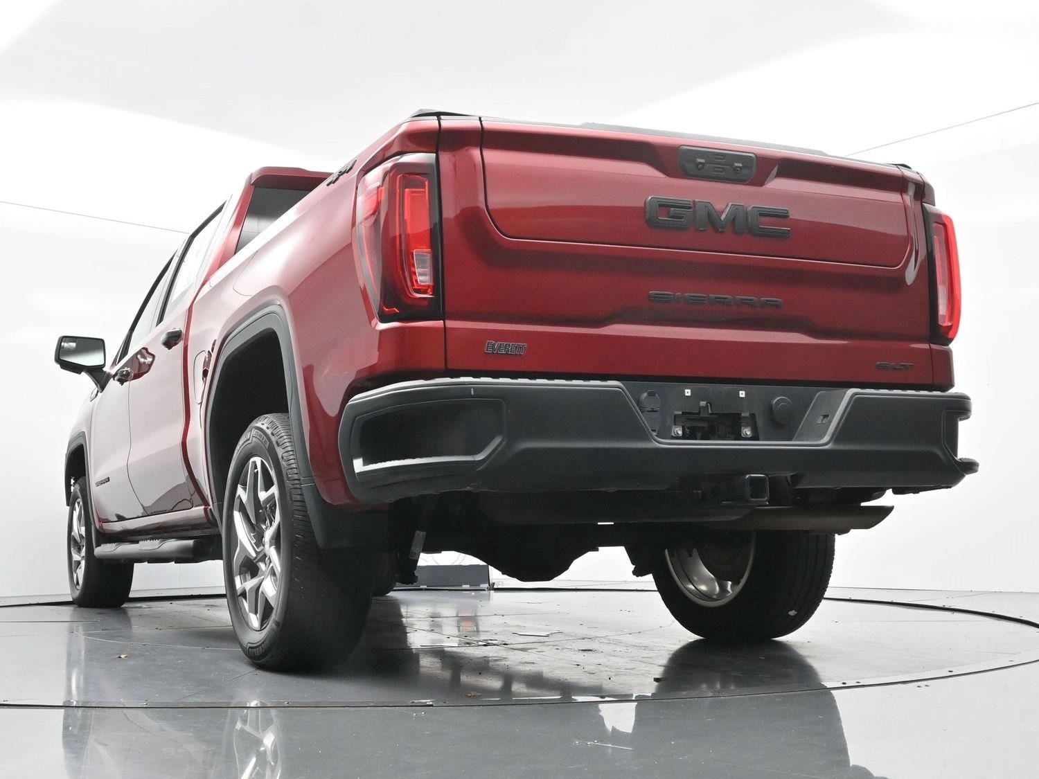 Used 2022 CAYENNE RED TINTCOAT GMC SLT image 49
